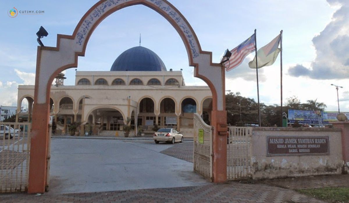 imej Masjid Jamek Yamtuan Raden