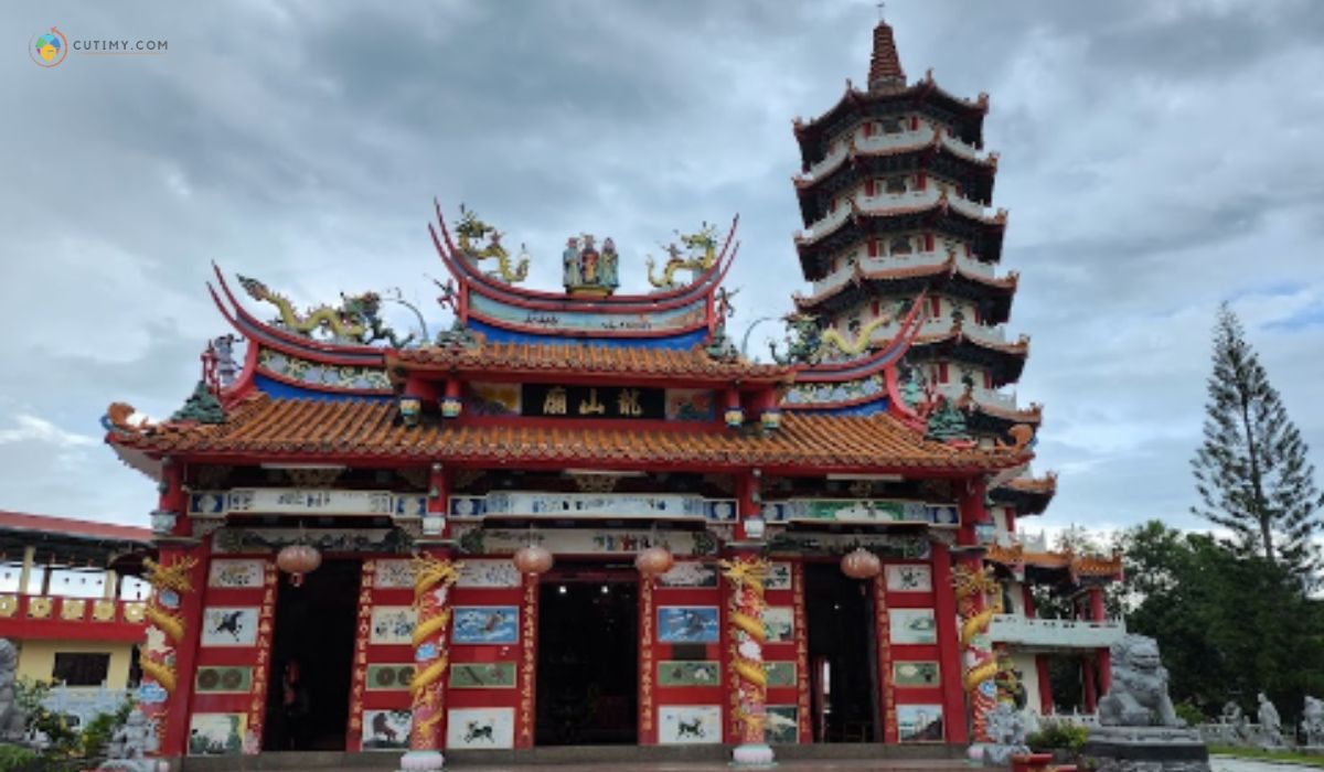 imej Tempat Menarik di Tuaran Pagoda Ling San