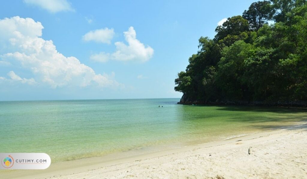 Imej Pantai Blue Lagoon Tempat Menarik di Port Dickson untuk Family Day