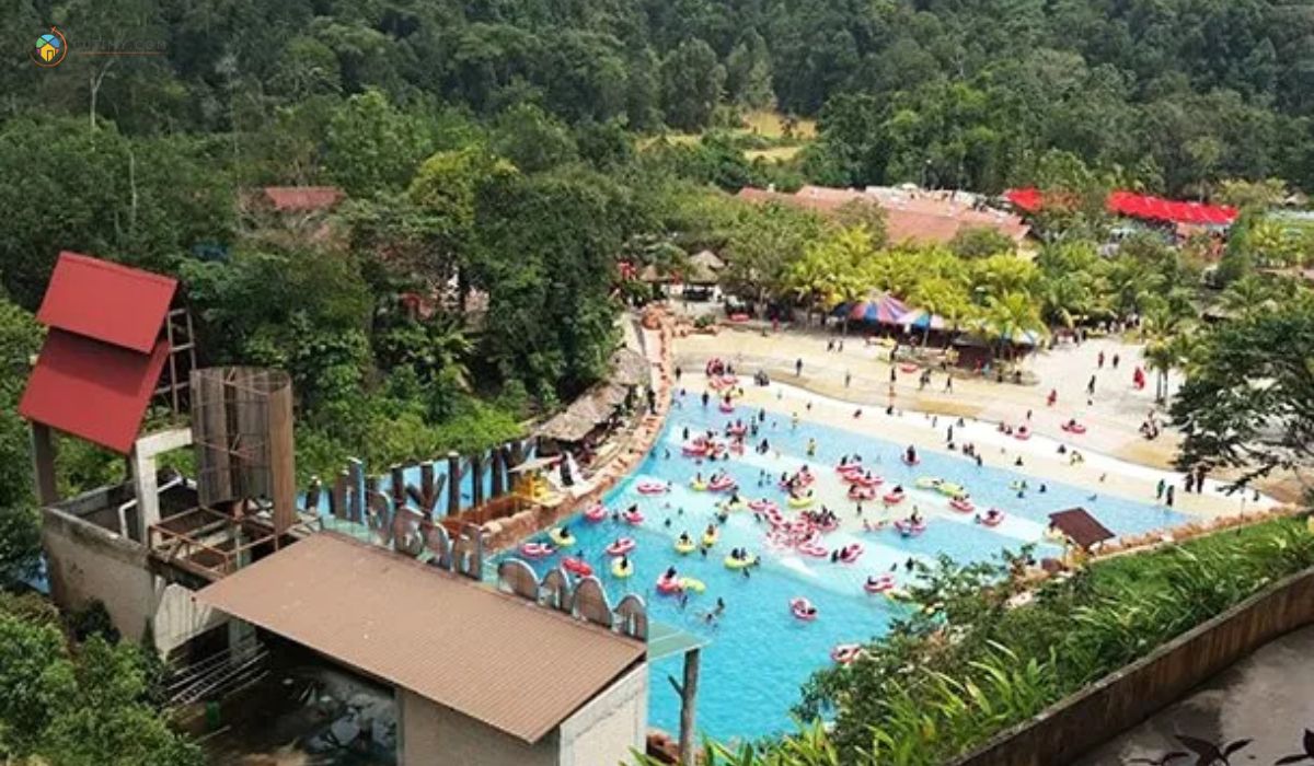 imej Taman Tema Air di Pahang Bukit Gambang Water Park